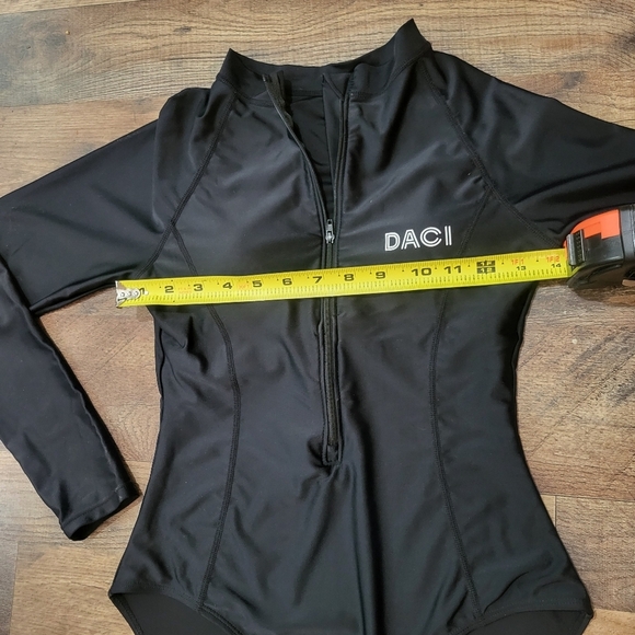 Daci Black Longsleeve Rash Guard Zip-Up Swimsuit Size XS - Picture 6 of 9
